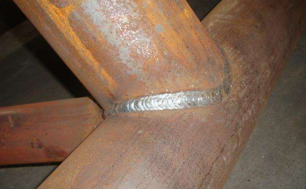 坡口要清潔，不能有鐵銹